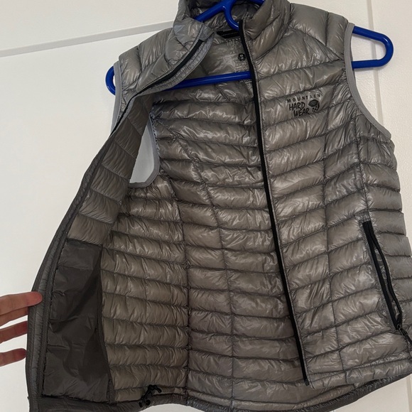 Mountain Hardwear Women's Gray Puffer Vest - Picture 6 of 11